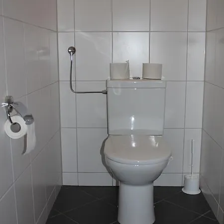 Schiefer Zur Zugbruecke Gasthuis Kreuzen (Upper Austria)