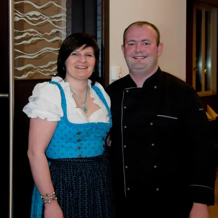 Guest house Gasthof Schiefer Zur Zugbrucke