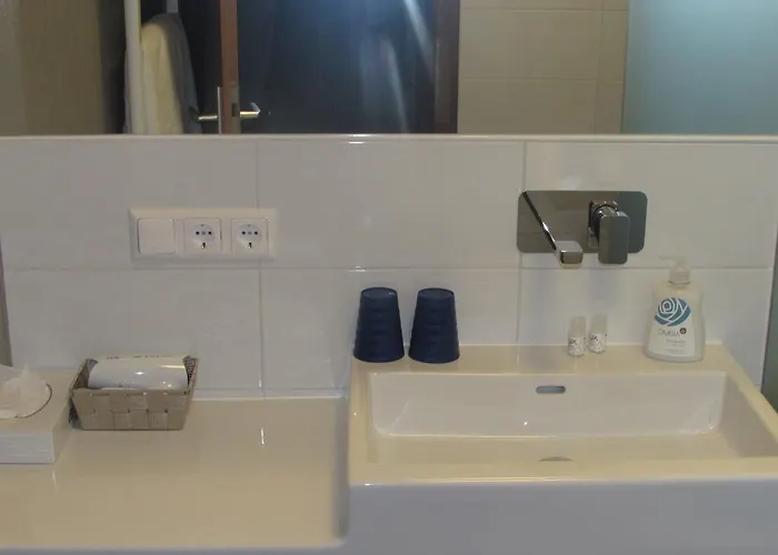 Schiefer Zur Zugbruecke