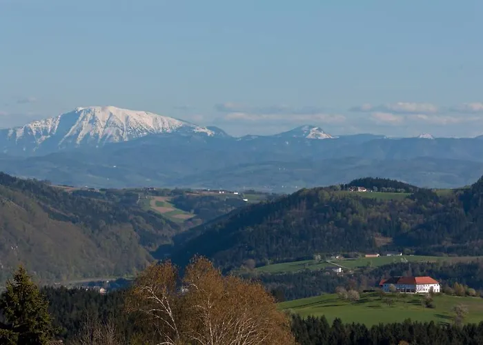 Schiefer Zur Zugbruecke