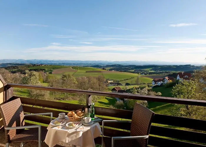Schiefer Zur Zugbruecke Kreuzen (Upper Austria)