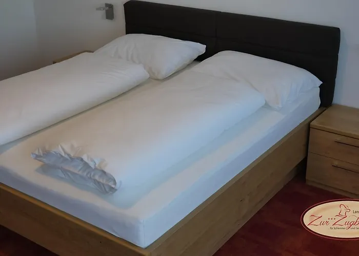 Schiefer Zur Zugbruecke 3* Kreuzen (Upper Austria)