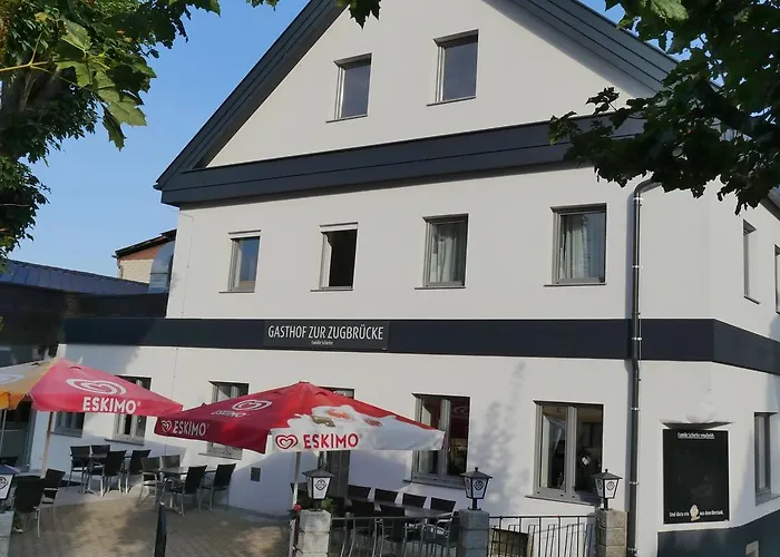 Schiefer Zur Zugbruecke 3*