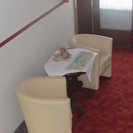 Schiefer Zur Zugbruecke Pensionat 3*