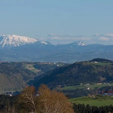 Schiefer Zur Zugbruecke