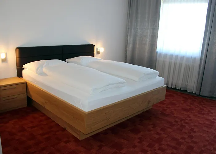 Schiefer Zur Zugbruecke